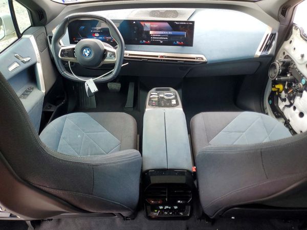 2023 BMW IX xDrive50i