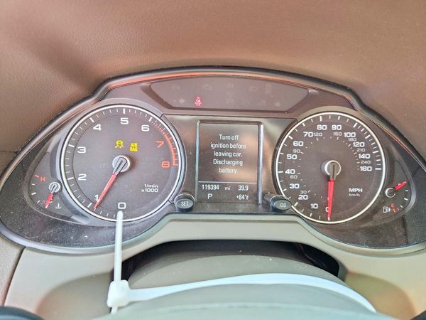 2013 AUDI Q5 Premium Plus