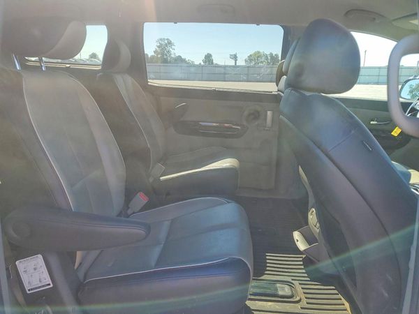 2015 KIA SEDONA GLS - Middle level