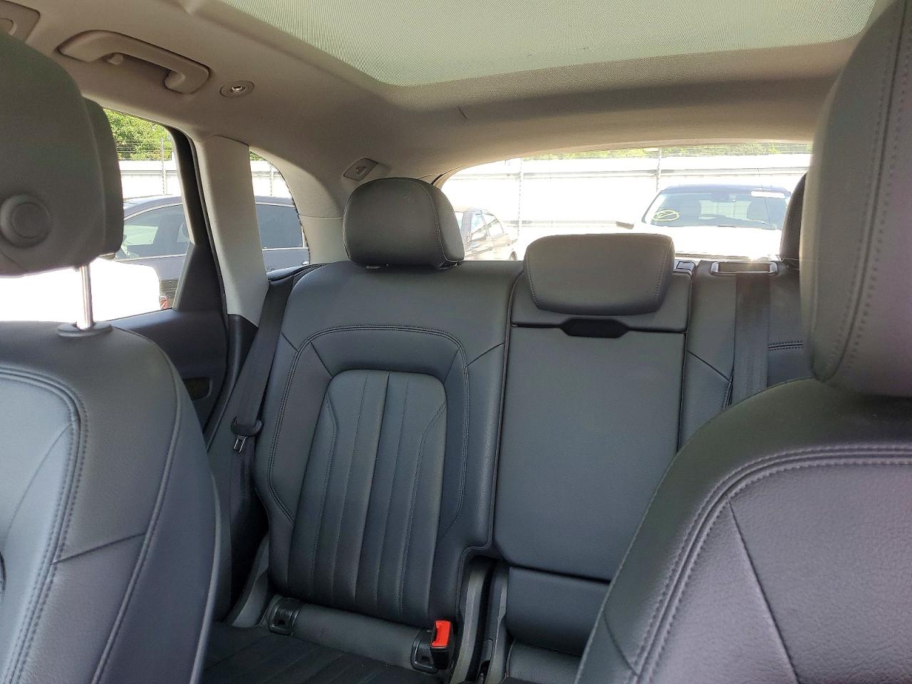 2018 AUDI Q5 quattro Premium Plus