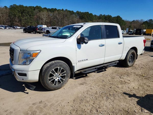 2021 NISSAN TITAN Crew Cab — Front 3/4