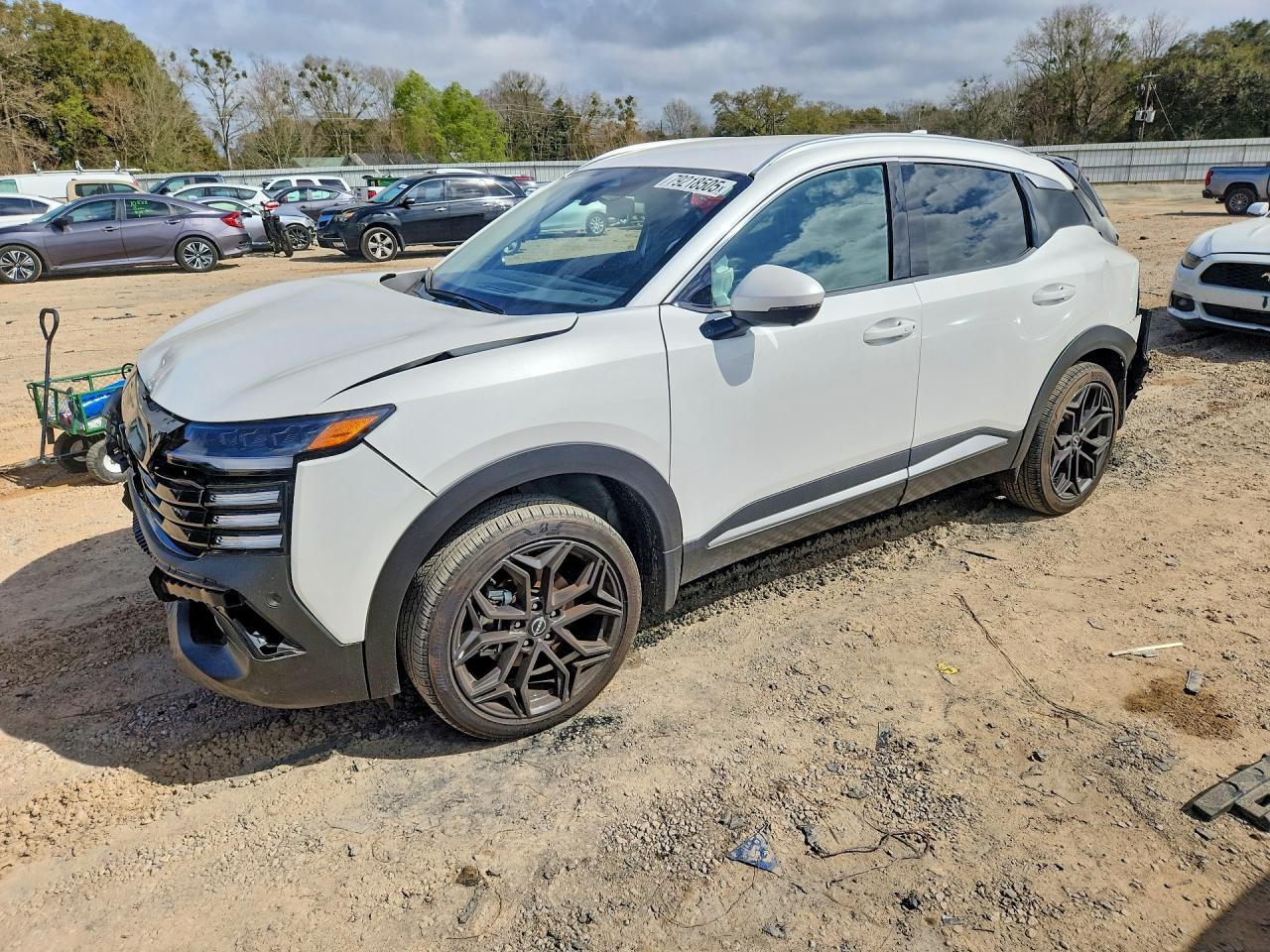 2025 NISSAN KICKS SR