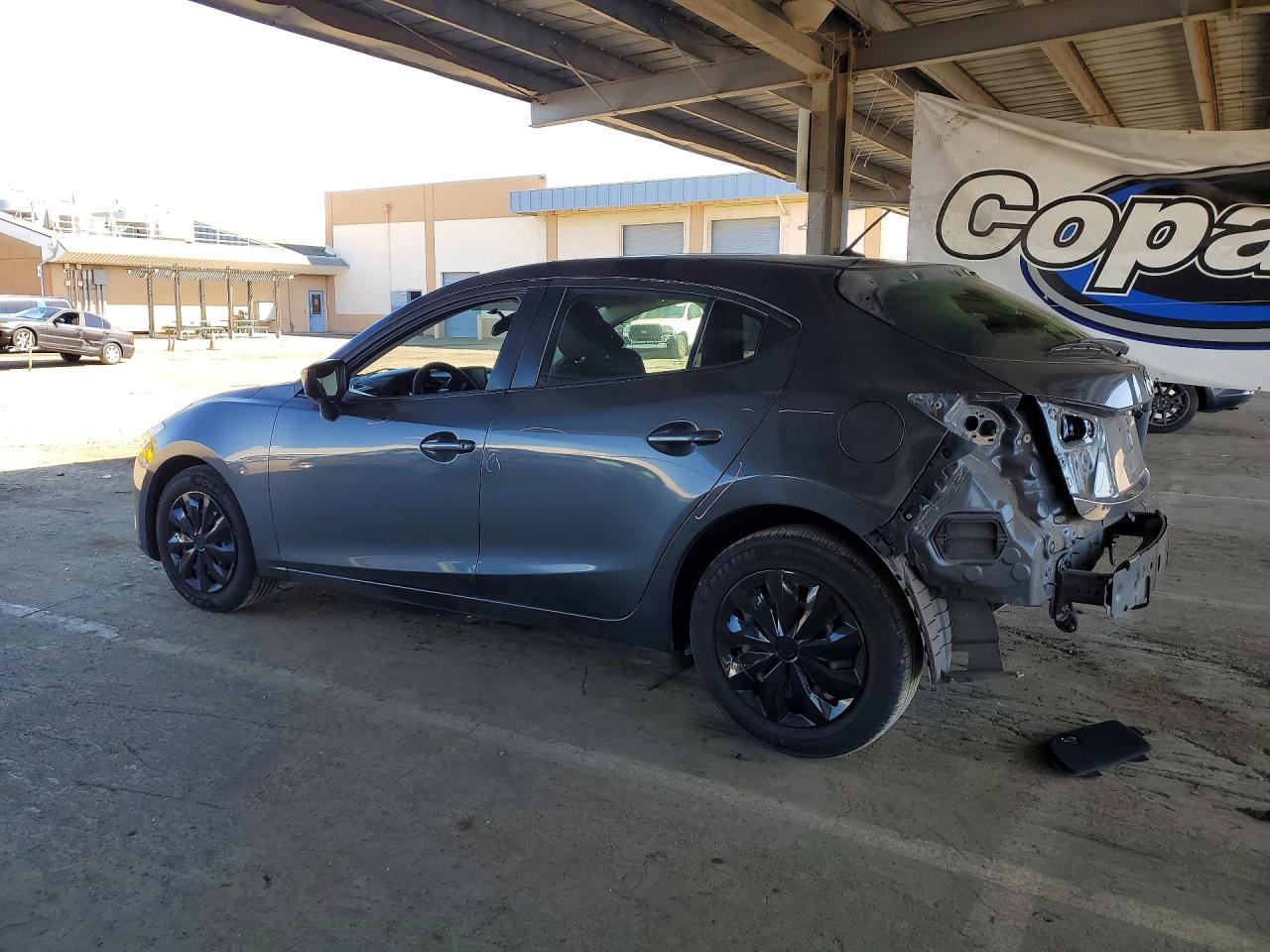 2016 MAZDA 3 SV/Base