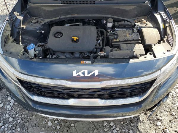 2023 KIA SELTOS EX