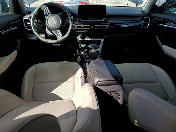 2023 KIA SELTOS EX