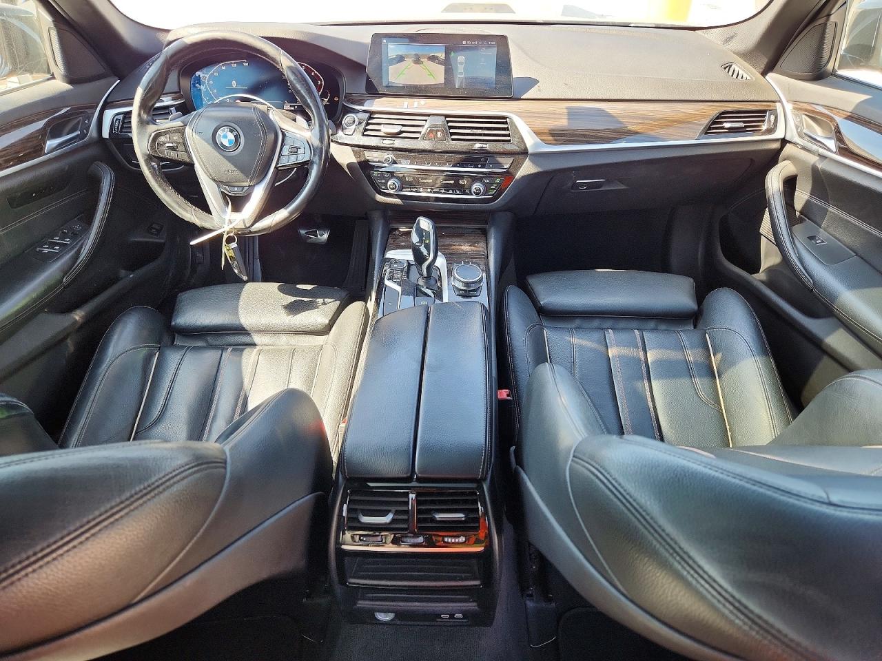 2020 BMW 530