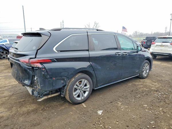 2021 TOYOTA SIENNA XSE Plus Package
