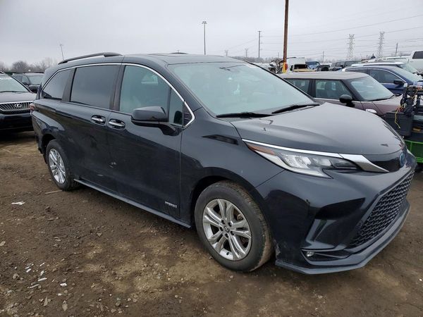 2021 TOYOTA SIENNA XSE Plus Package