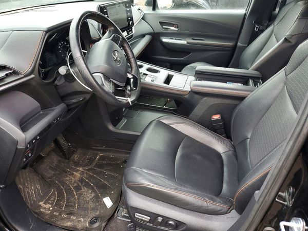 2021 TOYOTA SIENNA XSE Plus Package