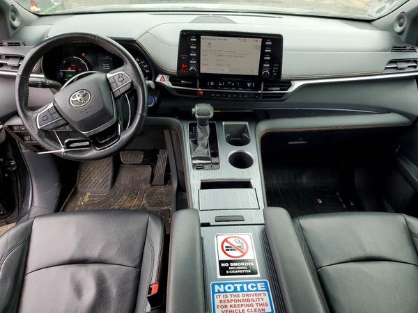 2021 TOYOTA SIENNA XSE Plus Package