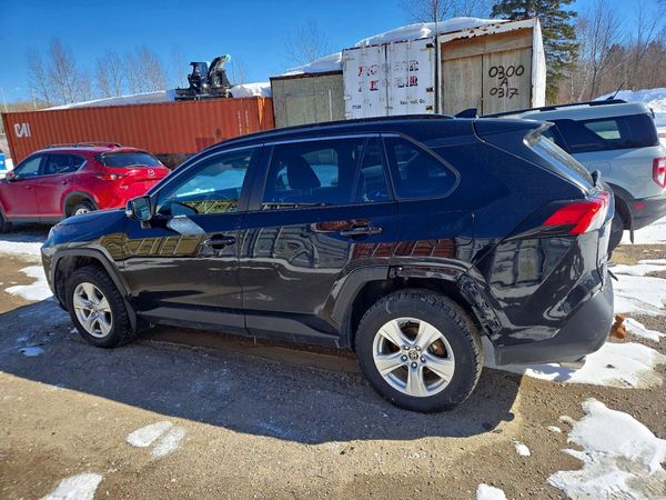 2021 TOYOTA RAV4 XLE HV