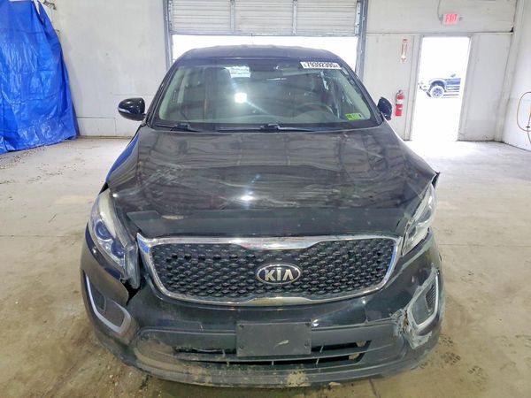 2017 KIA SORENTO L, LX