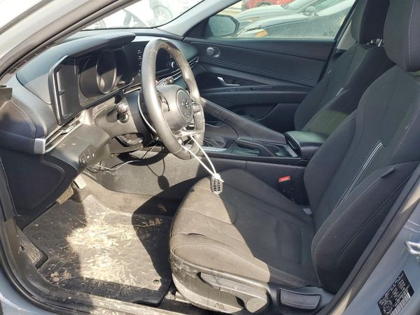 2022 HYUNDAI ELANTRA SEL