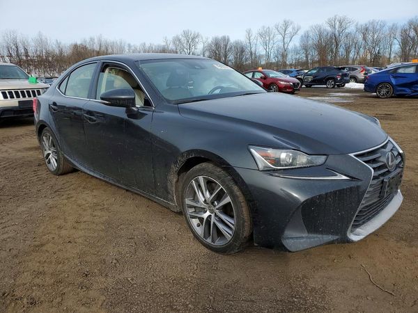 2018 LEXUS IS 300