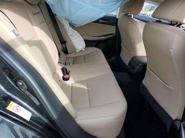 2018 LEXUS IS 300