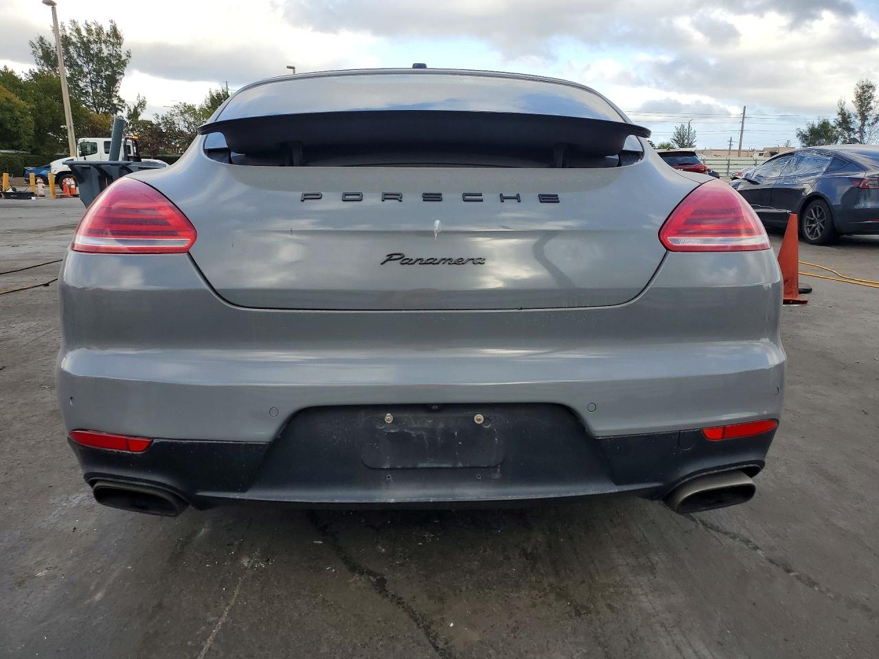 2014 PORSCHE PANAMERA Base (2WD), 4 (4WD)