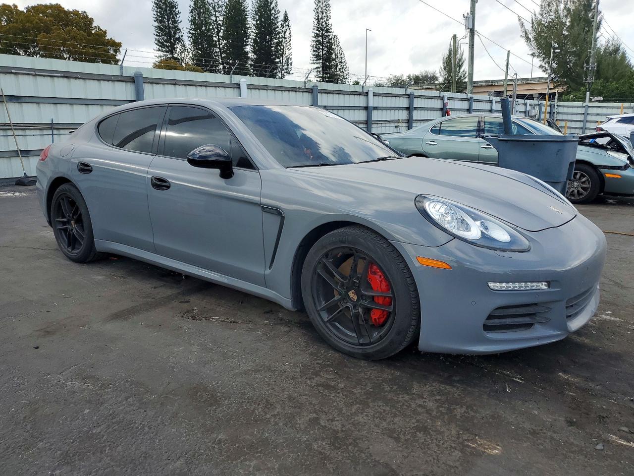 2014 PORSCHE PANAMERA Base (2WD), 4 (4WD)