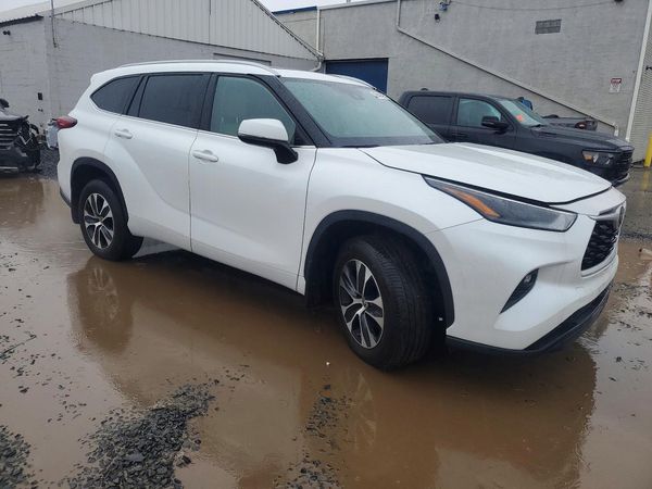 2022 TOYOTA HIGHLANDER