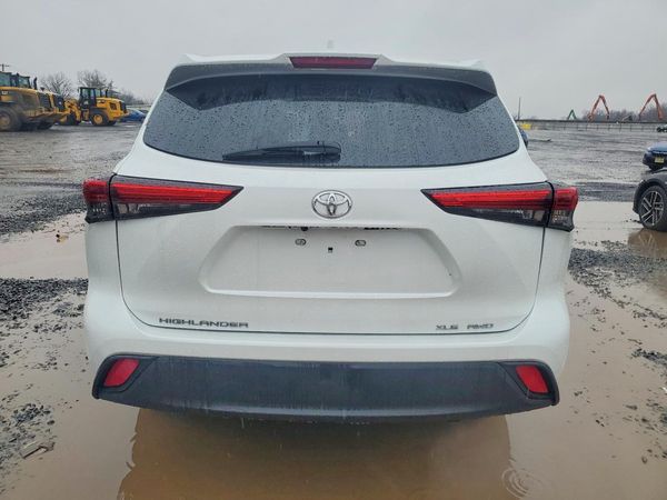 2022 TOYOTA HIGHLANDER