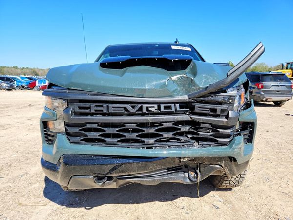 2025 CHEVROLET SILVERADO Trail Boss Custom