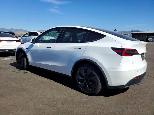 2024 TESLA MODEL Y