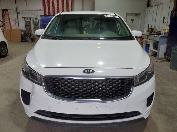 2017 KIA SEDONA LX