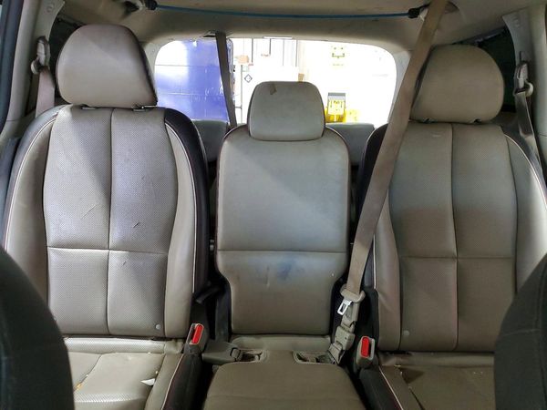 2017 KIA SEDONA LX