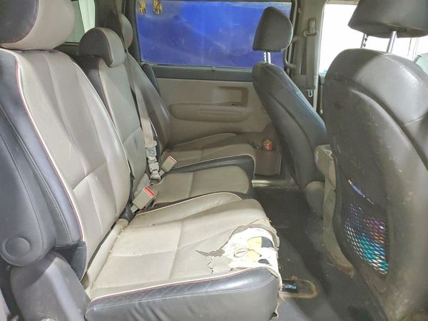 2017 KIA SEDONA LX