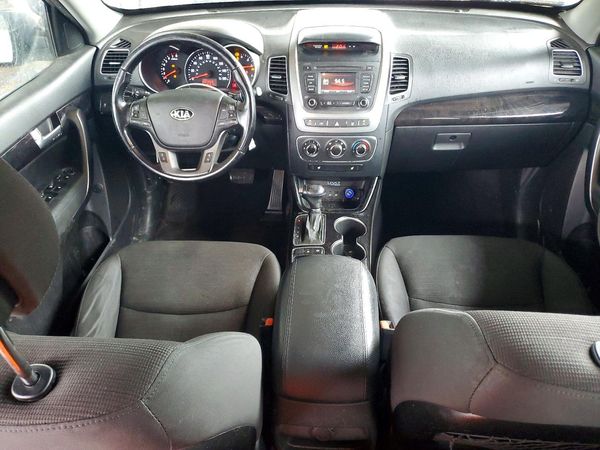 2014 KIA SORENTO Base/ LX