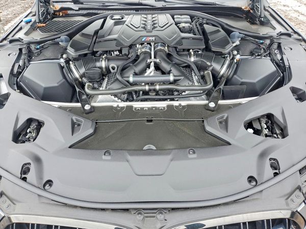 2024 BMW M8