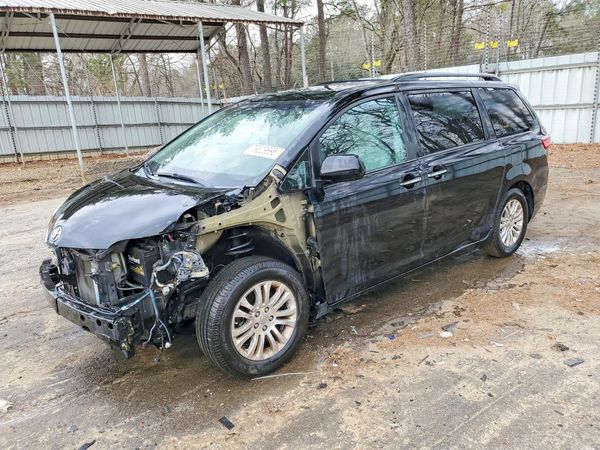 2016 TOYOTA SIENNA