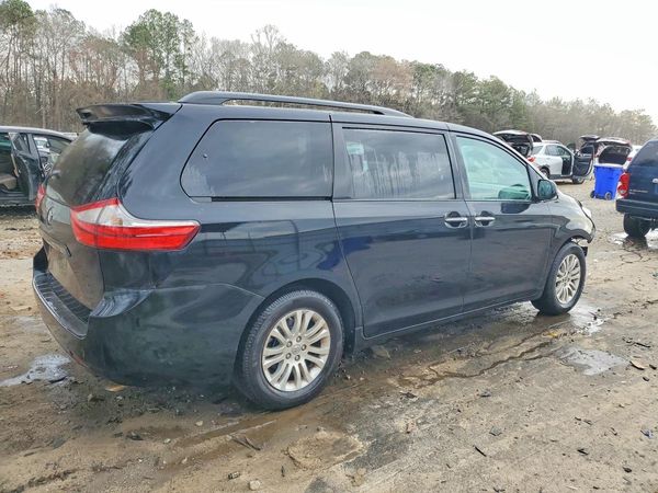 2016 TOYOTA SIENNA