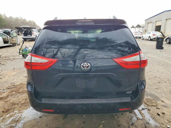 2016 TOYOTA SIENNA