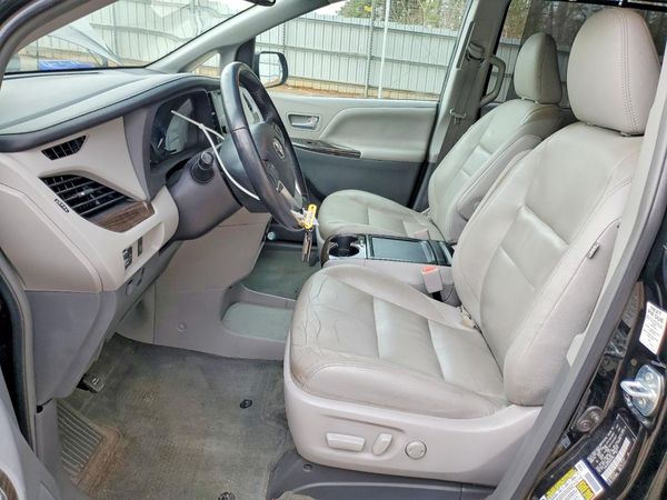 2016 TOYOTA SIENNA