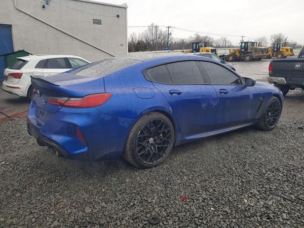 2023 BMW M8
