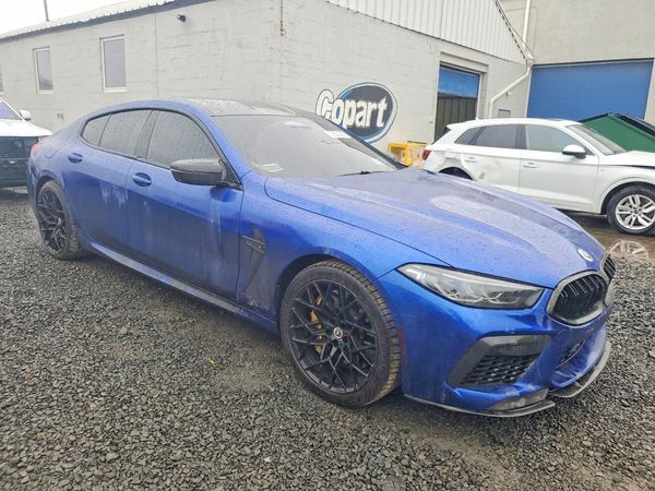 2023 BMW M8