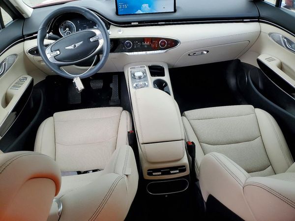 2025 GENESIS GV70