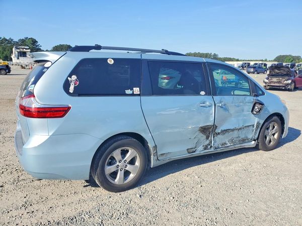 2016 TOYOTA SIENNA