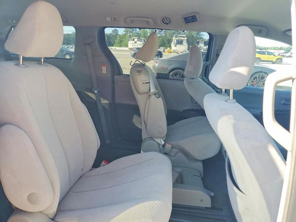 2016 TOYOTA SIENNA
