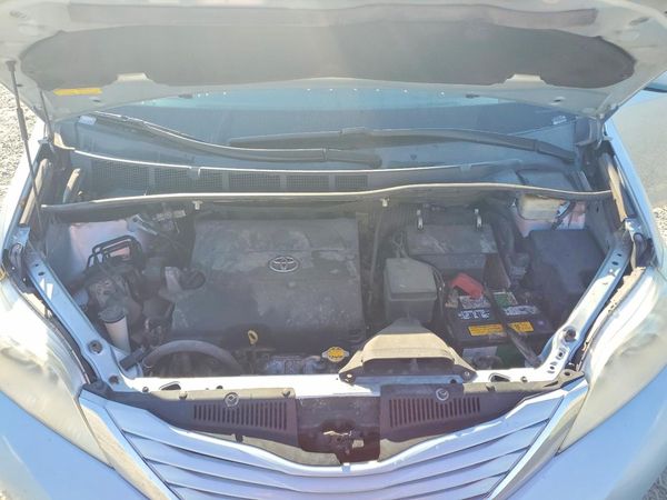 2016 TOYOTA SIENNA