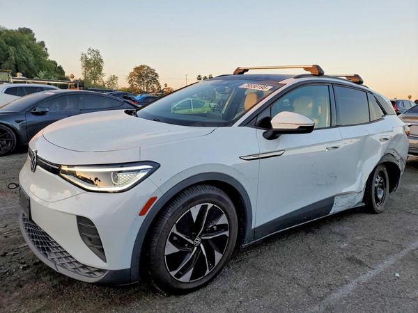 2021 VOLKSWAGEN ID.4 Pro S — Front 3/4