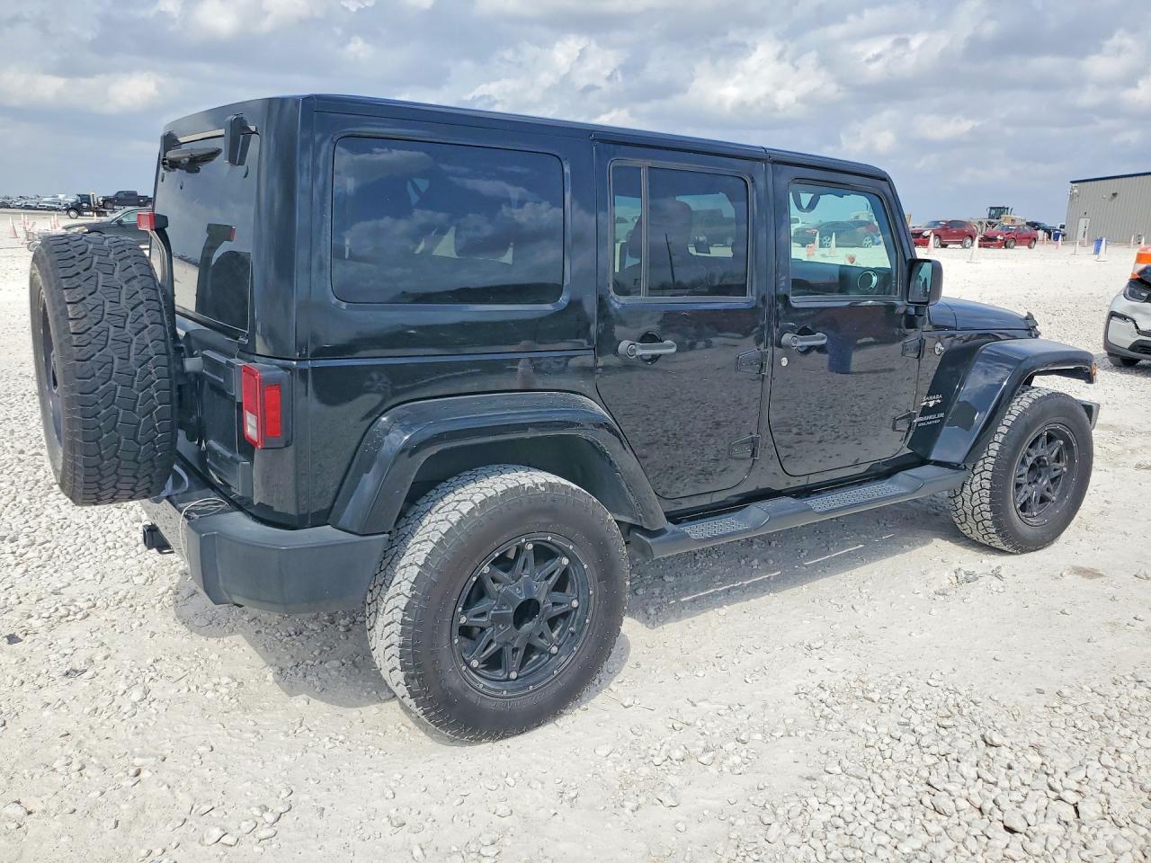 2017 JEEP WRANGLER UNLIMITED SAHARA 4X4