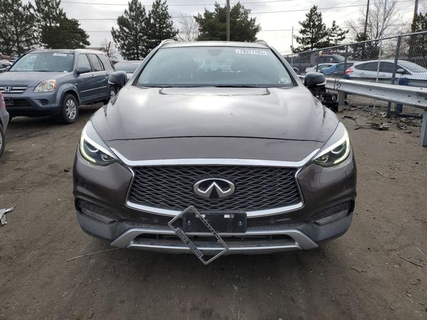 2017 INFINITI QX30