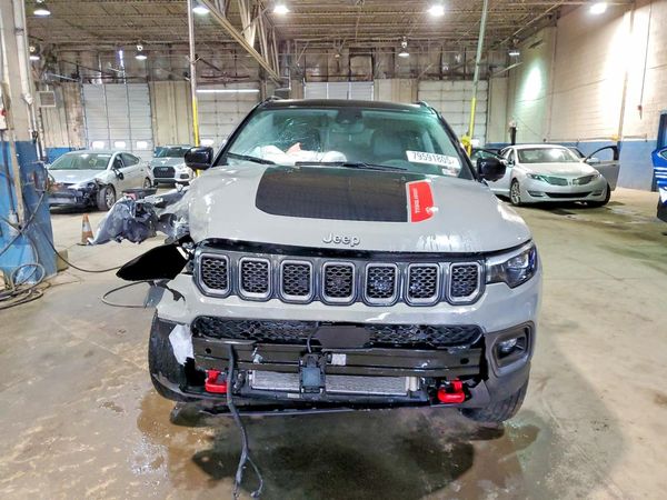 2023 JEEP COMPASS Trailhawk