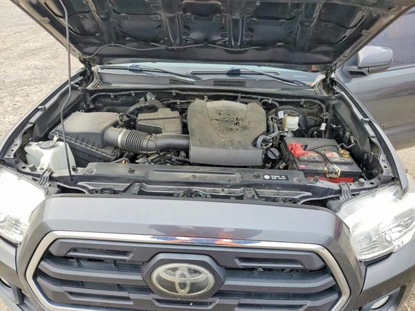 2019 TOYOTA TACOMA SR5