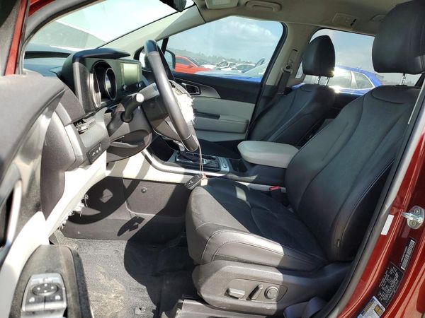 2023 KIA CARNIVAL LX, LX Seat Package