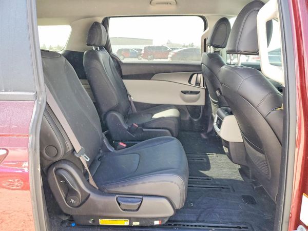 2023 KIA CARNIVAL LX, LX Seat Package