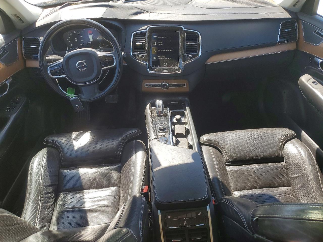 2016 VOLVO XC90