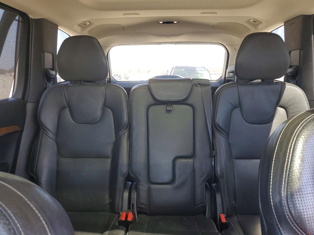 2016 VOLVO XC90