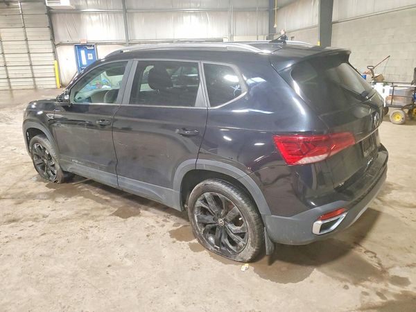 2023 VOLKSWAGEN TAOS SE w/Sunroof Pkg.